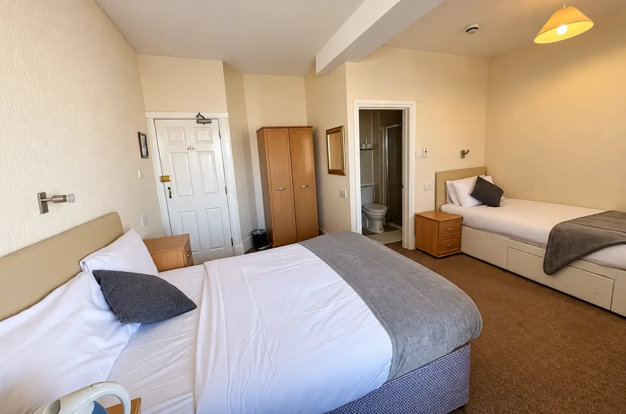 Triple/family room